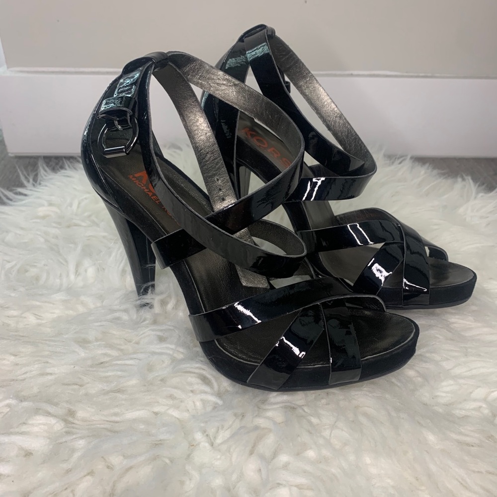 New high heels Michael kors!!